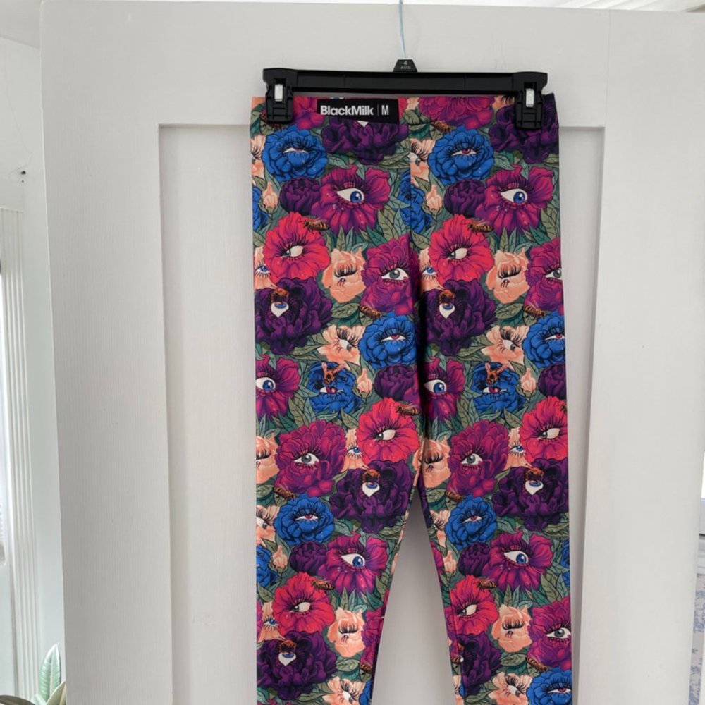 Blackmilk Peeking Peonies Legs (M)
